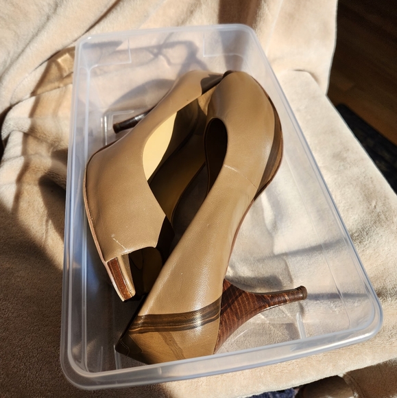 Great Neutral! Open-toed heel - Picture 5 of 9